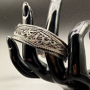 Vintage PinHinge Silver Plate Raised Design Cuff Algerian Bracelet 2”
